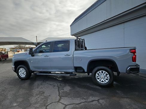 Used 2024 Chevrolet Silverado 2500 LT image 2