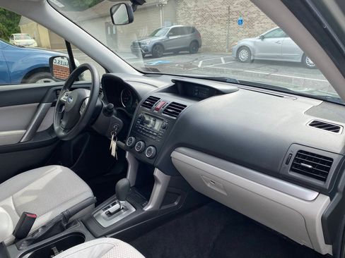 Used 2014 Subaru Forester 2.5i Premium w/ All-Weather Package AWD/4WD image 17