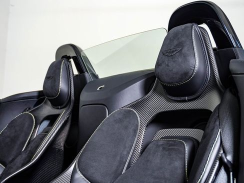 Used 2023 Aston Martin V12 Vantage V12 image 28