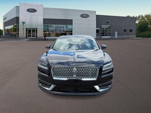 Used 2019 Lincoln Nautilus Select AWD/4WD image 3
