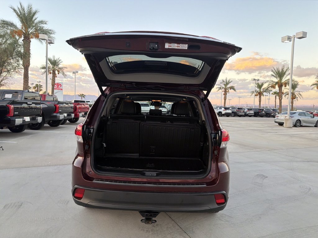 Used 2019 Toyota Highlander XLE AWD/4WD image 31