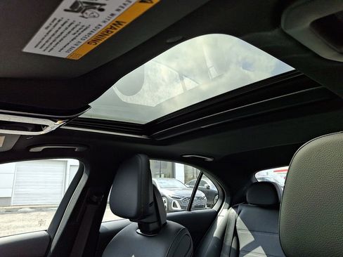 Used 2025 Mercedes-Benz C 300 4MATIC Sedan image 17