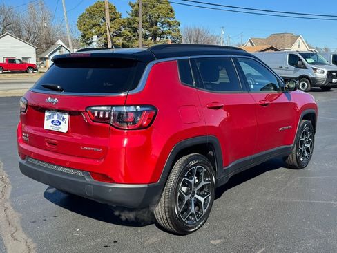 Used 2025 Jeep Compass Limited image 20