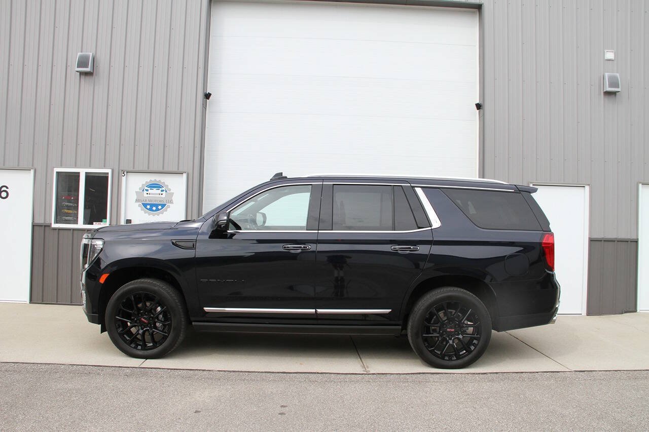 Used 2024 GMC Yukon Denali w/ Advanced Technology Package AWD/4WD image 7