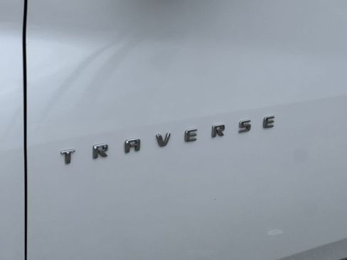 Used 2020 Chevrolet Traverse LS image 31