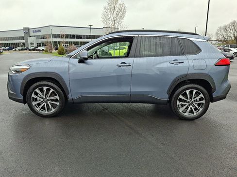 Used 2024 Toyota Corolla Cross XLE image 4