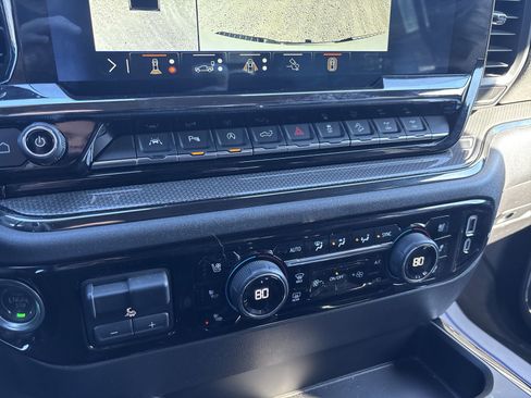 Used 2024 Chevrolet Silverado 1500 ZR2 image 21