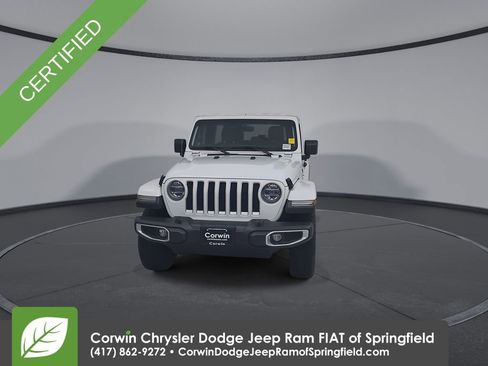 Used 2019 Jeep Wrangler Unlimited Sahara image 4