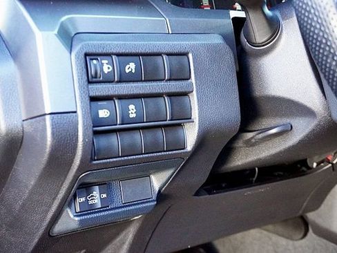 Used 2025 Toyota Tacoma SR5 AWD/4WD image 33