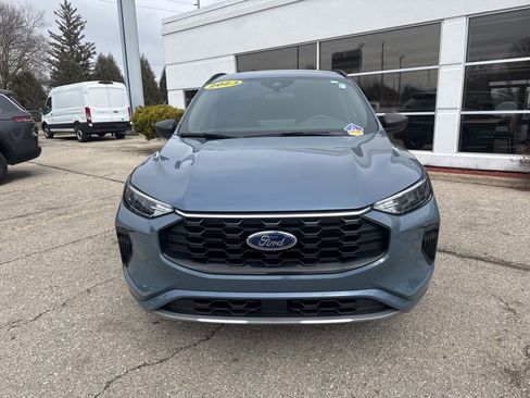 Used 2023 Ford Escape ST-Line w/ Tech Pack #1 AWD/4WD image 5