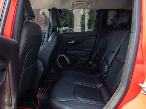 Used 2017 Jeep Renegade Limited FWD image 9