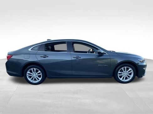 Used 2017 Chevrolet Malibu LT FWD image 8
