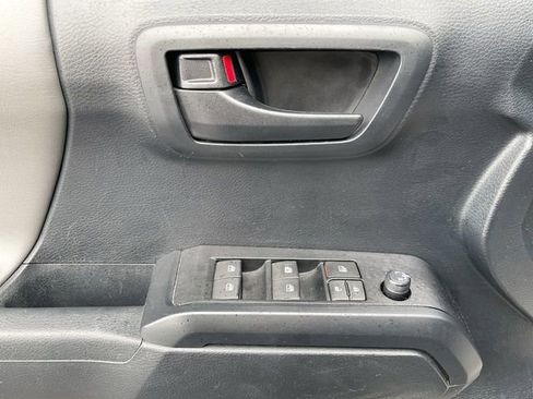 Used 2019 Toyota Tacoma SR w/ SR Convenience Package RWD image 23