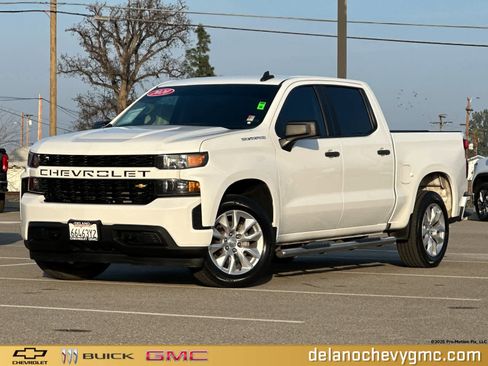 Used 2020 Chevrolet Silverado 1500 Custom w/ Custom Value Package image 1