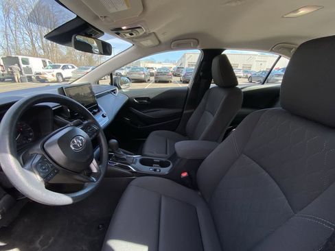 Used 2025 Toyota Corolla LE image 19