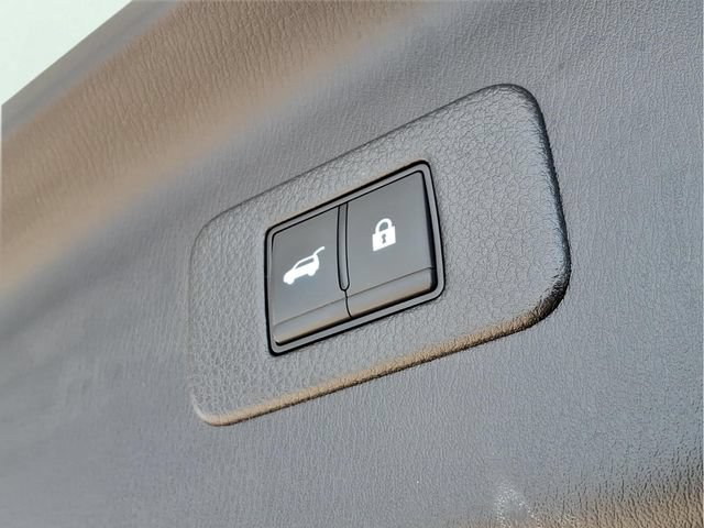 Used 2024 Nissan Armada Platinum w/ Captain's Chairs Package RWD image 26