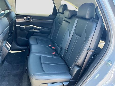 Certified 2025 Kia Sorento S image 30