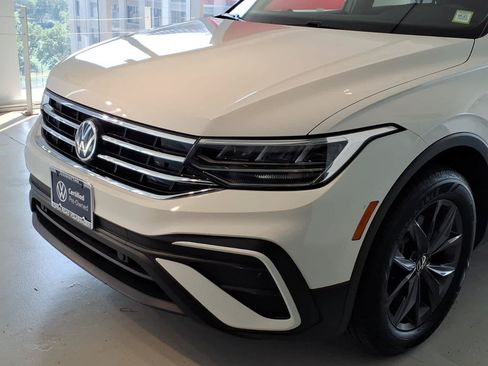 Used 2024 Volkswagen Tiguan SE AWD/4WD image 7