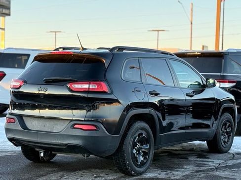 Used 2018 Jeep Cherokee Altitude image 35