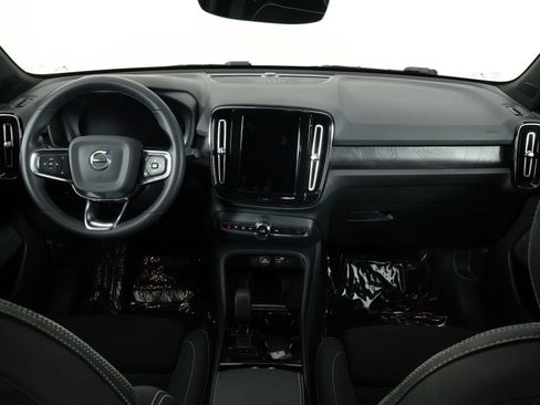 Certified 2023 Volvo C40 P8 Recharge Plus w/ Climate Package AWD/4WD image 7
