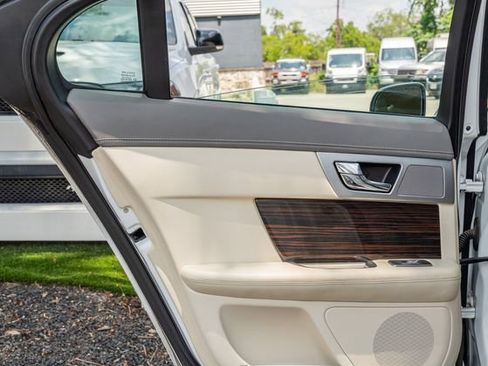 Used 2012 Jaguar XF Portfolio image 33