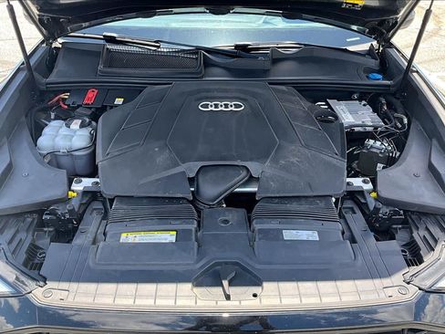 Used 2019 Audi Q8 Prestige w/ Year 1 Package AWD/4WD image 32