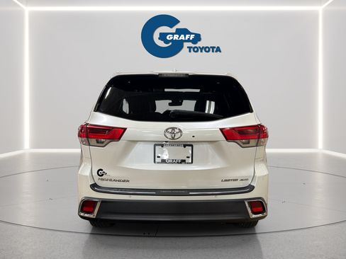 Used 2018 Toyota Highlander Limited Platinum AWD/4WD image 6
