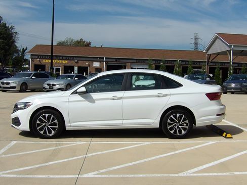 Used 2024 Volkswagen Jetta S image 2