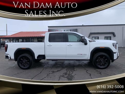 Used 2025 GMC Sierra 2500 AT4 image 1