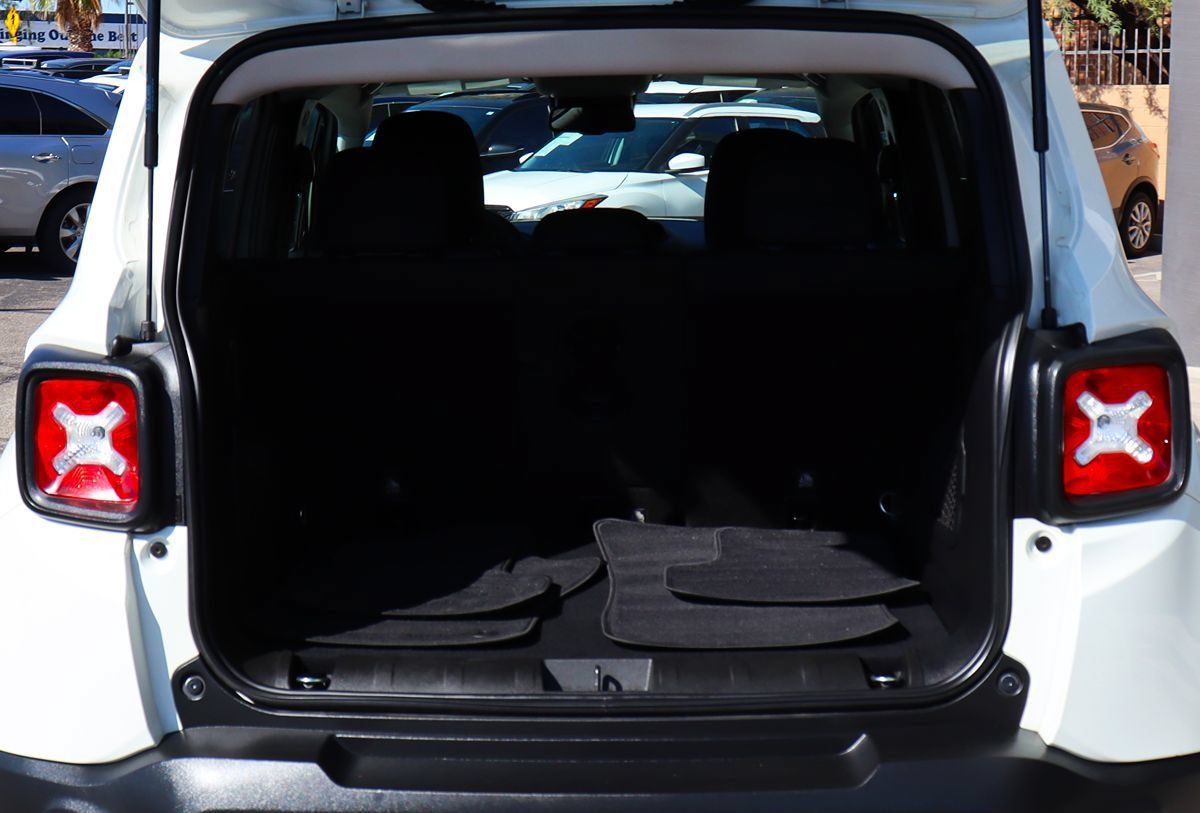 Used 2020 Jeep Renegade Latitude w/ Popular Equipment Group FWD image 25