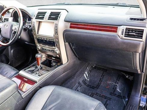 Used 2017 Lexus GX 460 Premium image 27