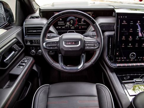 Used 2025 GMC Yukon AT4 Ultimate AWD/4WD image 11