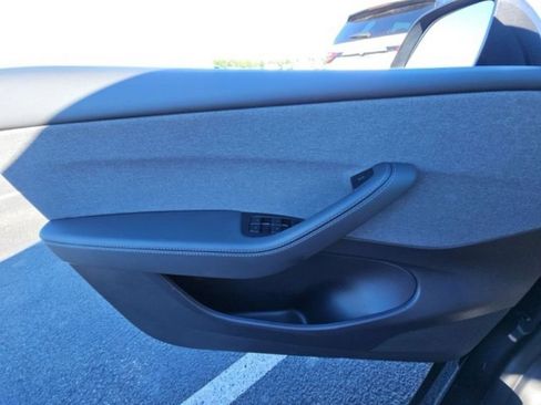 Used 2026 Tesla Model Y AWD image 19