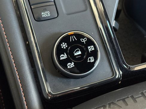 Used 2025 Nissan Pathfinder Rock Creek AWD/4WD image 31