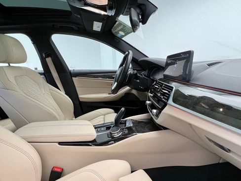 Certified 2023 BMW 530i w/ Premium Package RWD image 6