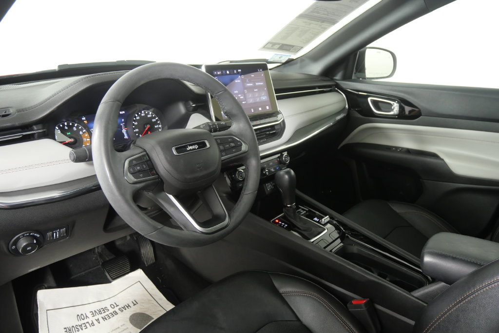 Used 2023 Jeep Compass Limited w/ Sun and Sound Group AWD/4WD image 15