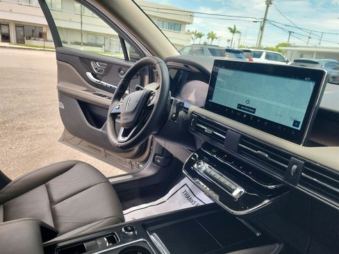 New 2025 Lincoln Corsair Reserve w/ Equipment Group 202A image 26