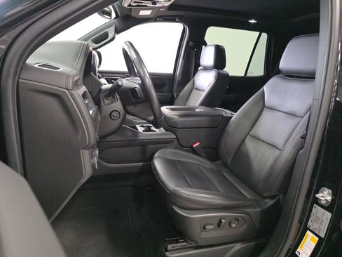 Used 2022 Chevrolet Tahoe Z71 w/ Luxury Package AWD/4WD image 24