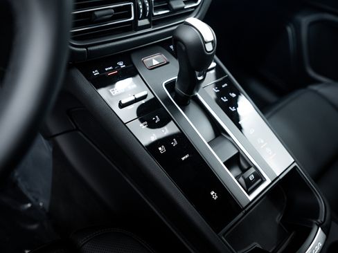 New 2025 Porsche Macan image 16