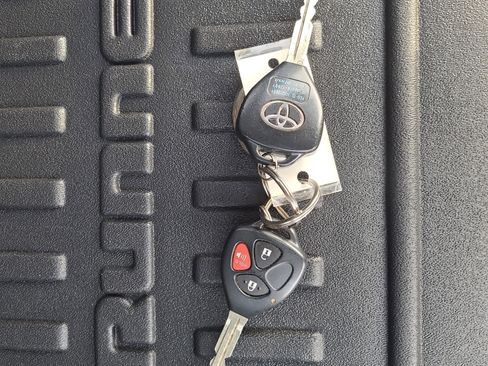 Used 2018 Toyota 4Runner SR5 Premium image 33