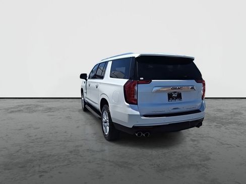 Used 2024 GMC Yukon XL Denali AWD/4WD image 7