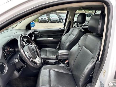 Used 2017 Jeep Compass High Altitude image 12