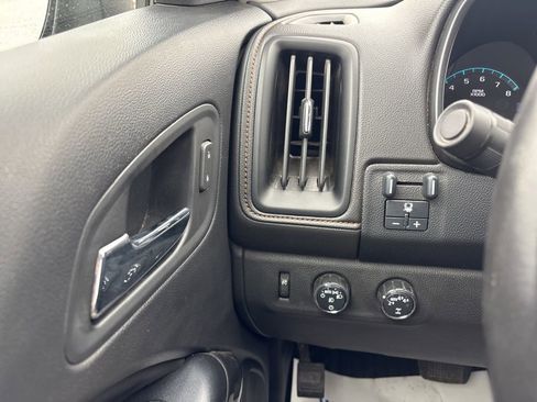 Used 2021 GMC Canyon AT4 image 38