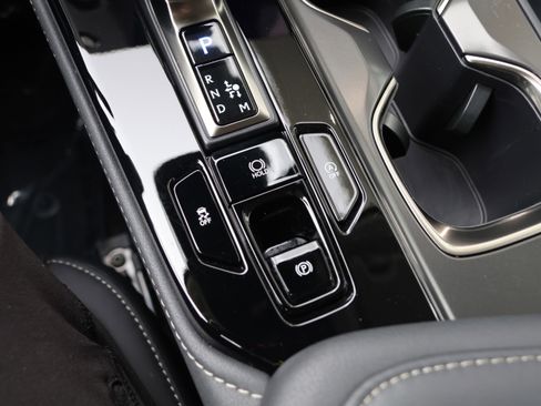 Used 2025 Lexus NX 250 FWD w/ Towing Package (2000 Lbs) image 32