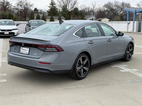 Used 2023 Honda Accord Sport image 3
