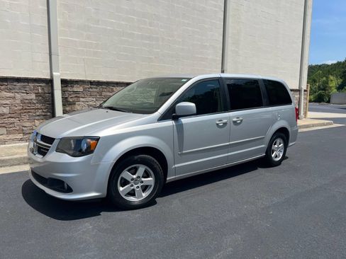 Used 2012 Dodge Grand Caravan Crew image 3