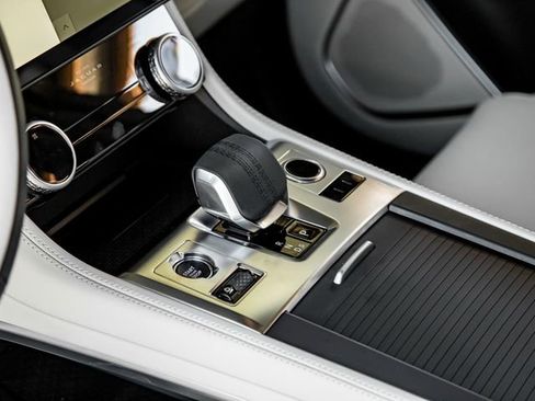 New 2026 Jaguar F-PACE R-Dynamic S image 18