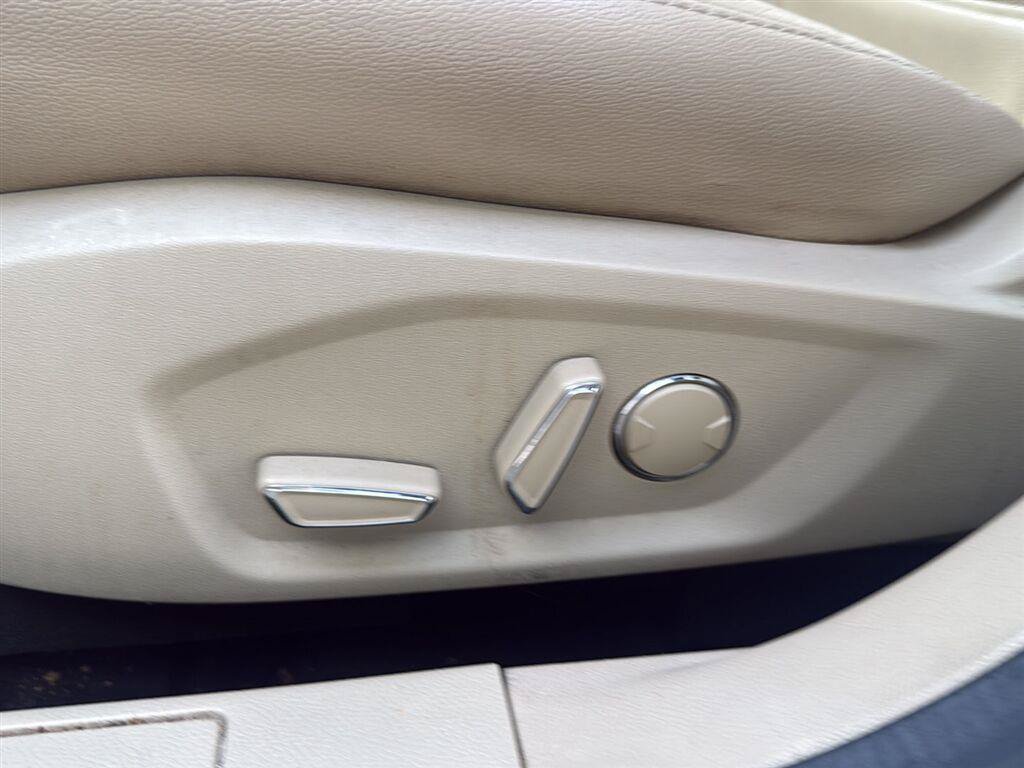 Used 2014 Ford Fusion SE w/ Equipment Group 502A FWD image 17