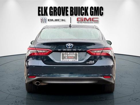 Used 2021 Toyota Camry XLE w/ Navigation Upgrade Package image 5