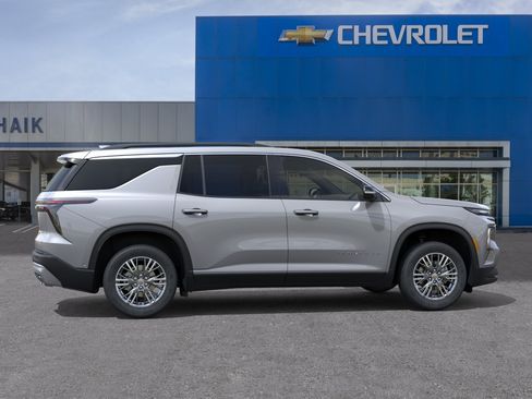 New 2027 Chevrolet Traverse LT FWD image 5